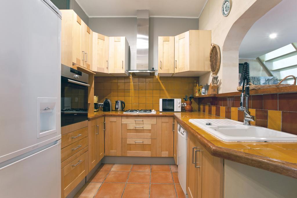 Ferienwohnung Arelate Sejour Arles Zimmer foto